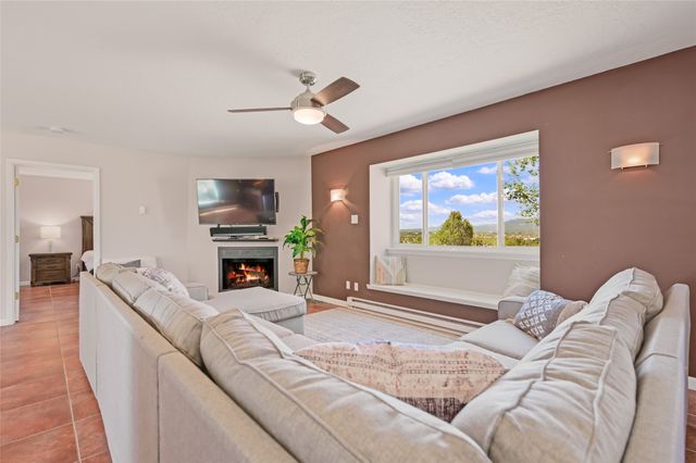 5 Kachina Road, Santa Fe, NM 87508