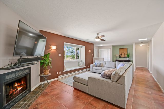 5 Kachina Road, Santa Fe, NM 87508