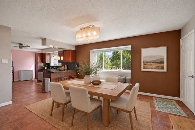 5 Kachina Road, Santa Fe, NM 87508