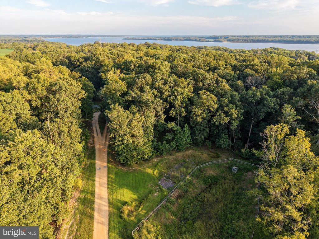 Image 2 of property listing at 12323 NEWPORT RUN PL, Charlotte Hall, MD 20622