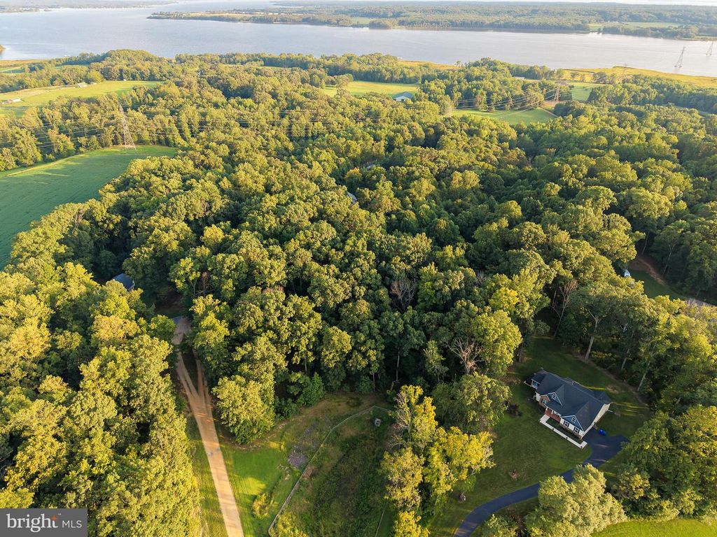 Image 3 of property listing at 12323 NEWPORT RUN PL, Charlotte Hall, MD 20622