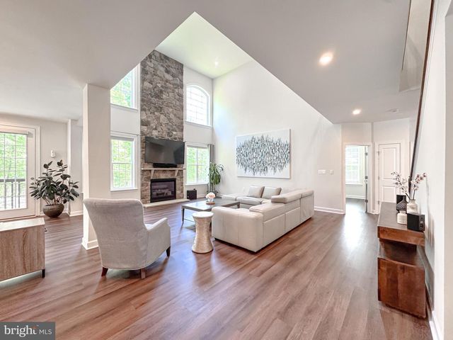 8525 LAROQUE RUN DR, Fredericksburg, VA 22407