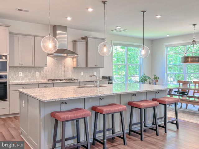 8525 LAROQUE RUN DR, Fredericksburg, VA 22407