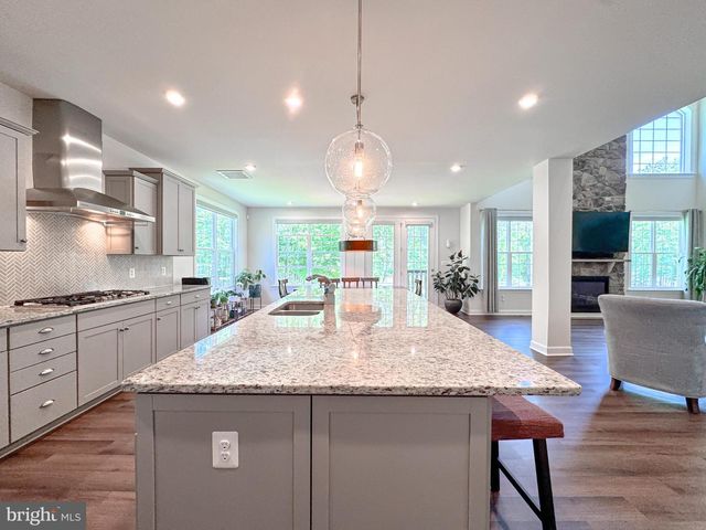 8525 LAROQUE RUN DR, Fredericksburg, VA 22407