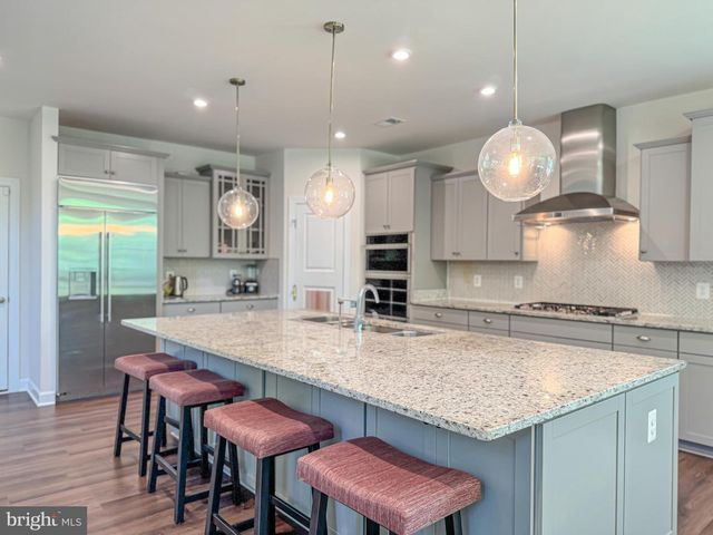 8525 LAROQUE RUN DR, Fredericksburg, VA 22407