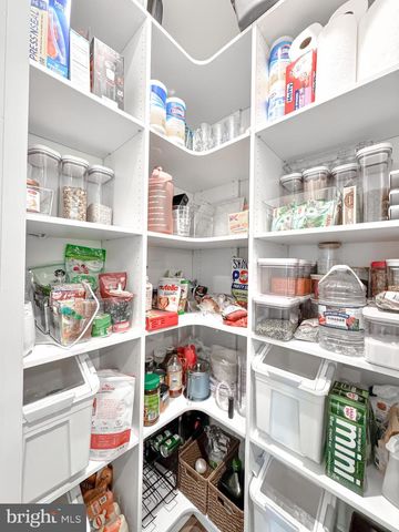 8525 LAROQUE RUN DR, Fredericksburg, VA 22407