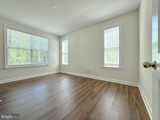 8525 LAROQUE RUN DR, Fredericksburg, VA 22407