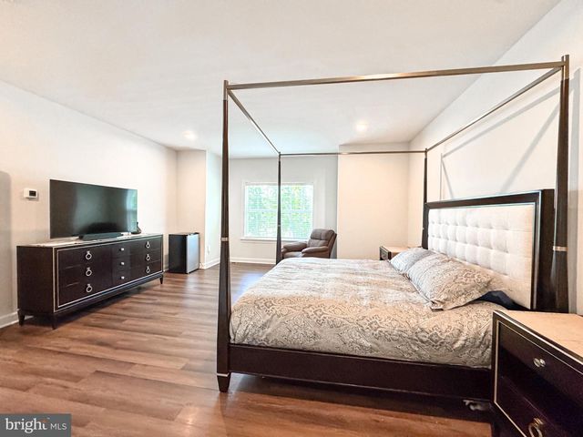 8525 LAROQUE RUN DR, Fredericksburg, VA 22407