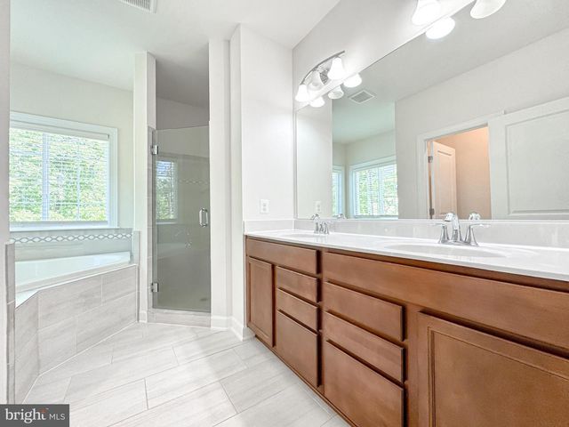 8525 LAROQUE RUN DR, Fredericksburg, VA 22407