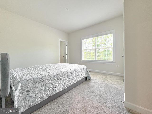 8525 LAROQUE RUN DR, Fredericksburg, VA 22407