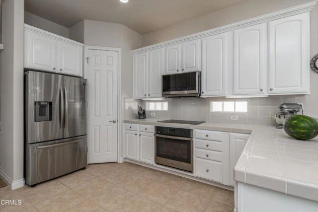 9906 Cinderella Avenue, Bakersfield, CA 93311