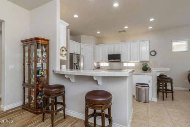 9906 Cinderella Avenue, Bakersfield, CA 93311