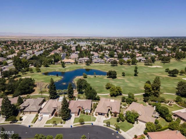 9906 Cinderella Avenue, Bakersfield, CA 93311