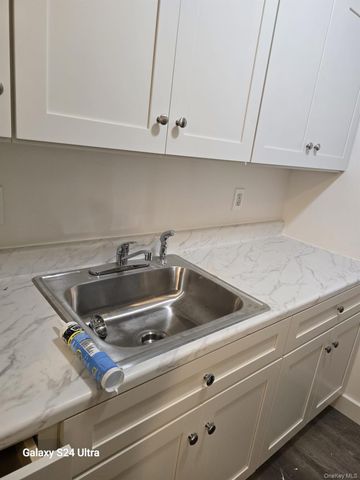 289 Artist Lake Drive, Middle Island, NY 11953