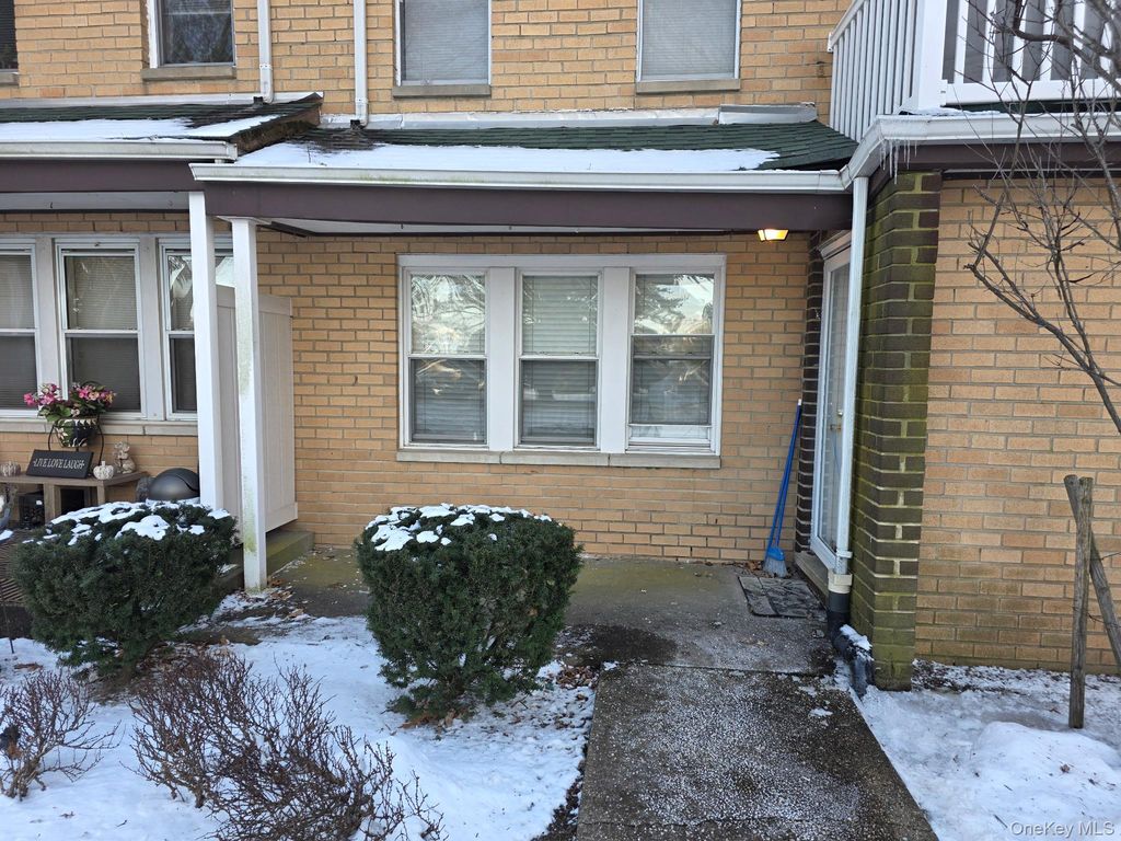 289 Artist Lake Drive, Middle Island, NY 11953