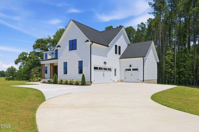 2590 Lassiter Road, Four Oaks, NC 27524