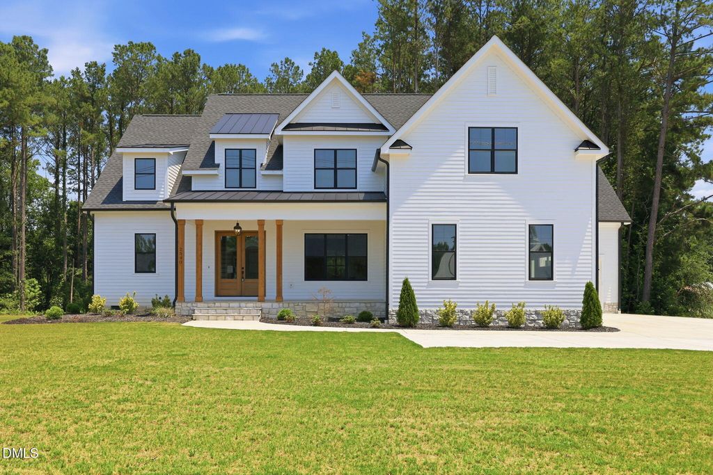 2590 Lassiter Road, Four Oaks, NC 27524