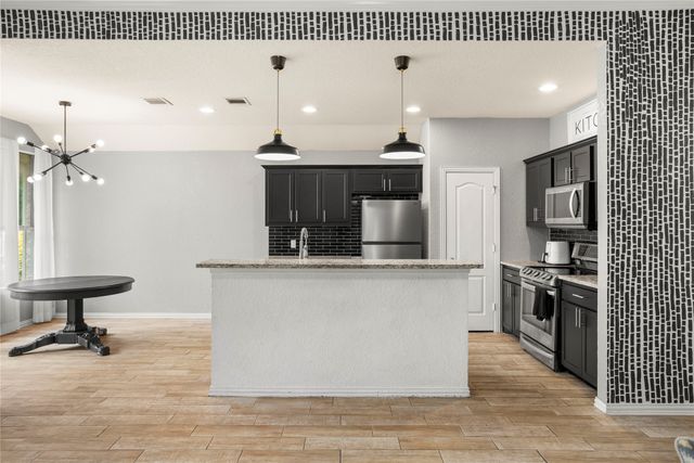 518 Valarie Lane, Midlothian, TX 76065