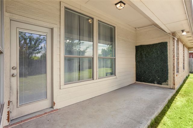 518 Valarie Lane, Midlothian, TX 76065