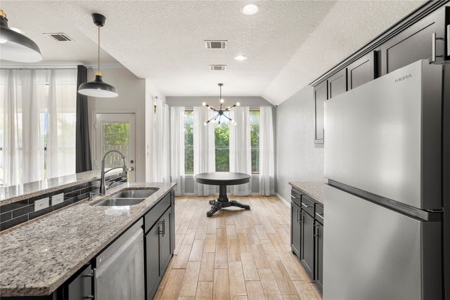 518 Valarie Lane, Midlothian, TX 76065