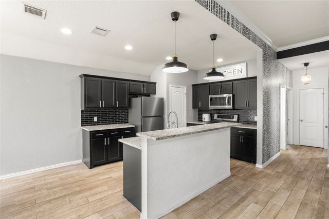 518 Valarie Lane, Midlothian, TX 76065