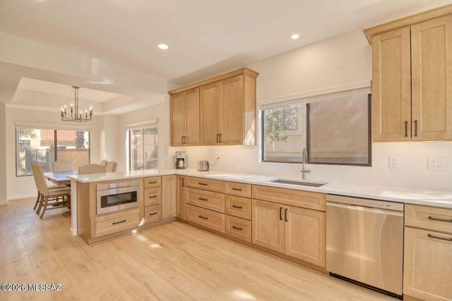 1148 E Camino Diestro, Oro Valley, AZ 85704