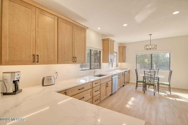 1148 E Camino Diestro, Oro Valley, AZ 85704