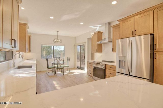 1148 E Camino Diestro, Oro Valley, AZ 85704