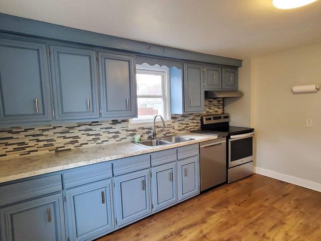 1405 S WALDEN AVENUE, Appleton, WI 54915