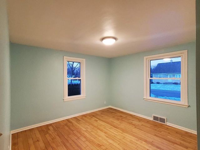 1405 S WALDEN AVENUE, Appleton, WI 54915