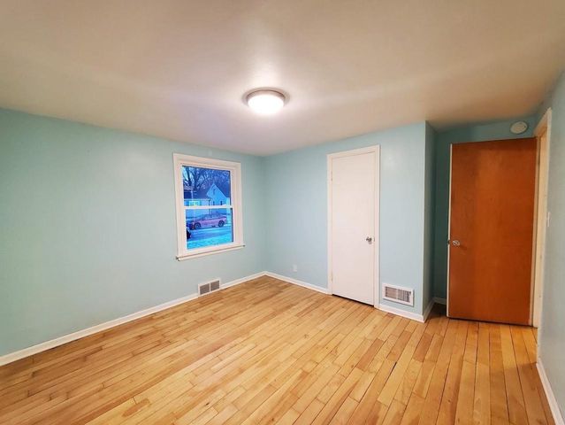 1405 S WALDEN AVENUE, Appleton, WI 54915