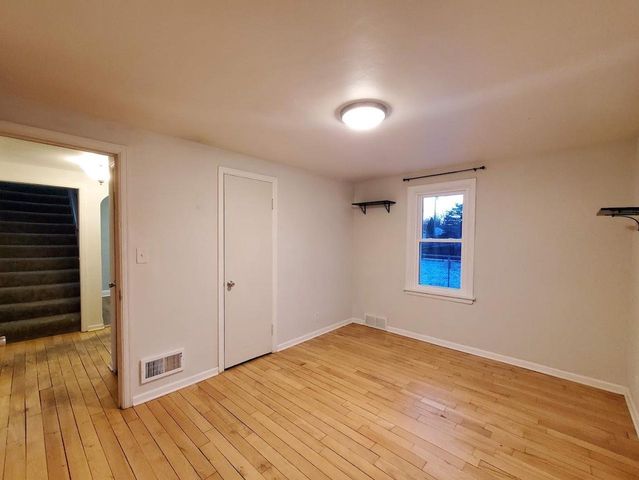 1405 S WALDEN AVENUE, Appleton, WI 54915