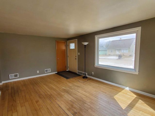 1405 S WALDEN AVENUE, Appleton, WI 54915