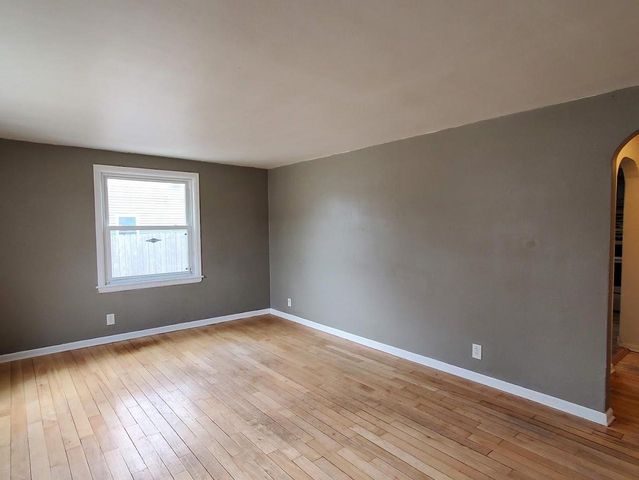 1405 S WALDEN AVENUE, Appleton, WI 54915