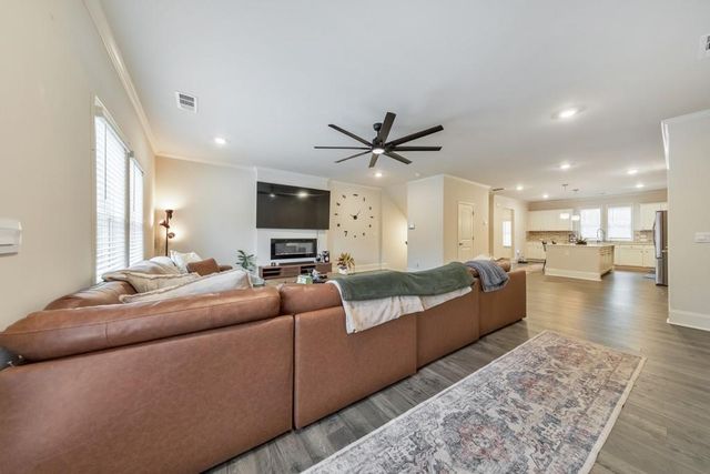 337 Vista Lane, Woodstock, GA 30189