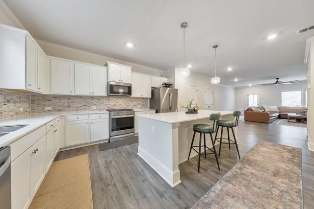 337 Vista Lane, Woodstock, GA 30189