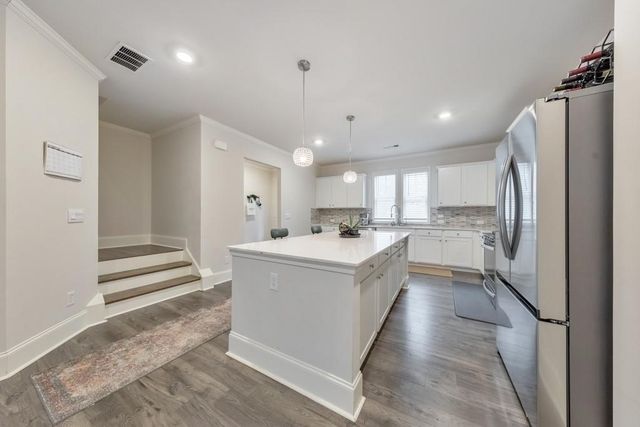 337 Vista Lane, Woodstock, GA 30189