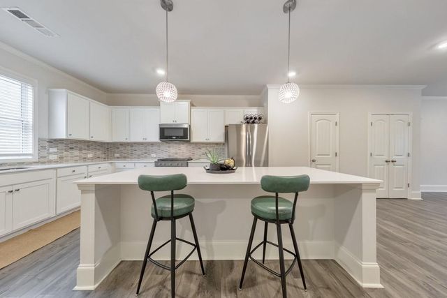 337 Vista Lane, Woodstock, GA 30189