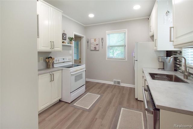 34 Moser Place, Mount Clemens, MI 48043