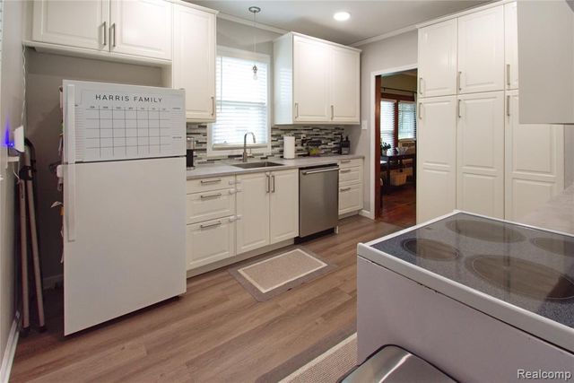 34 Moser Place, Mount Clemens, MI 48043