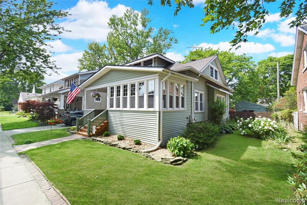 34 Moser Place, Mount Clemens, MI 48043