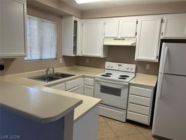 6865 Tamarus Street 202, Las Vegas, NV 89119