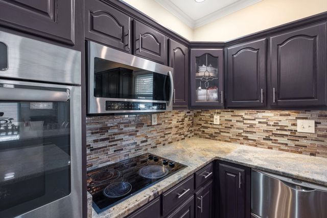 1560 QUAIL POINTE CIR E, Memphis, TN 38120