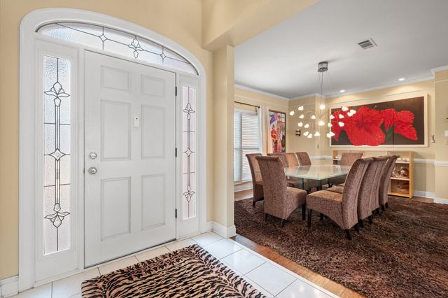 1560 QUAIL POINTE CIR E, Memphis, TN 38120