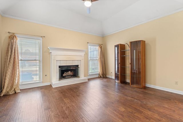 1560 QUAIL POINTE CIR E, Memphis, TN 38120