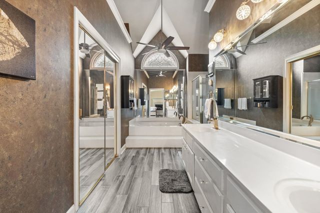 1560 QUAIL POINTE CIR E, Memphis, TN 38120