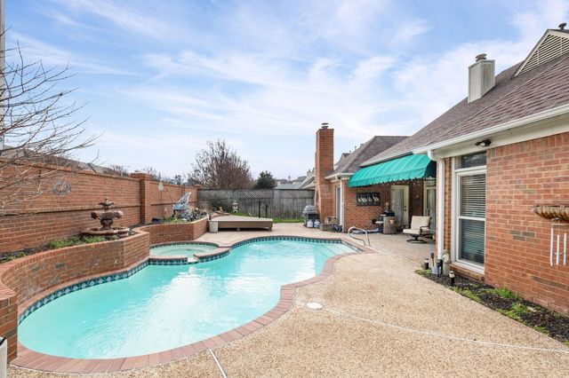 1560 QUAIL POINTE CIR E, Memphis, TN 38120