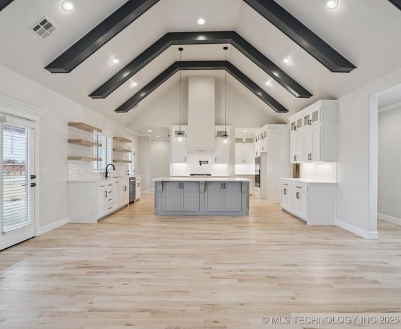 11014 N 81st East Place, Owasso, OK 74055