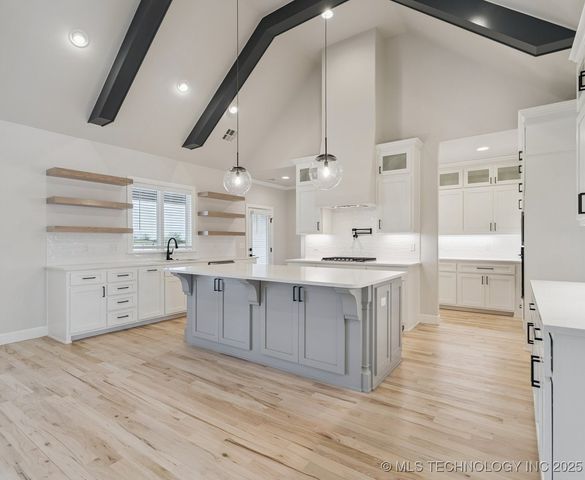 11014 N 81st East Place, Owasso, OK 74055