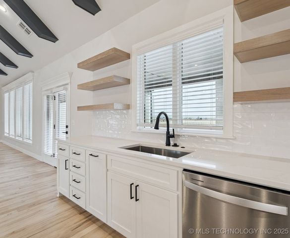 11014 N 81st East Place, Owasso, OK 74055